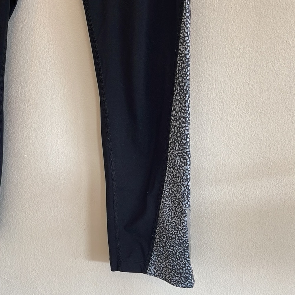 ๐ Nike Black Leggings | Size Large - Picture 2 of 7